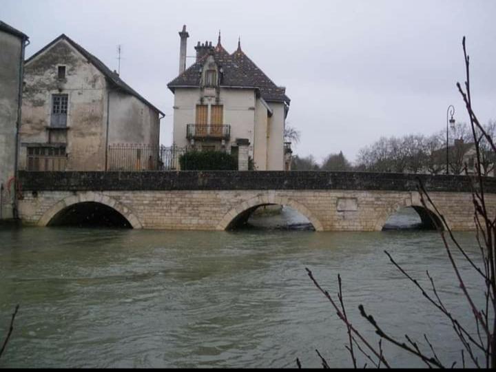 Chambre Is Is-sur-Tille Exterior foto